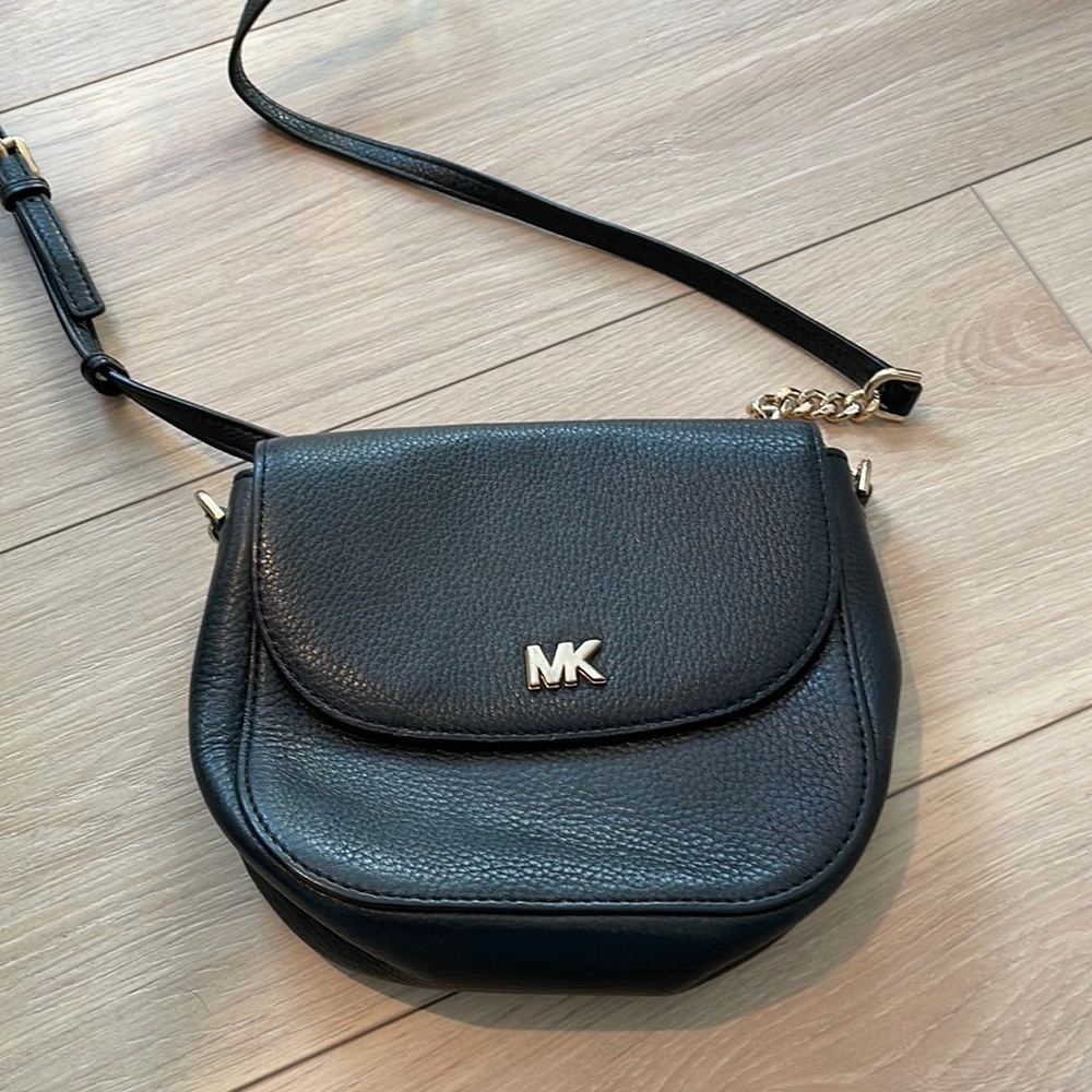 Michael Kors cross body purse